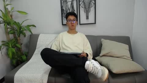 Snapshot of austinreeds chatting on 09.28.25 austinreeds online show from 09.28.25