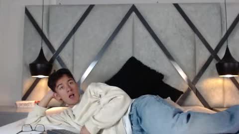 Snapshot of austinreeds chatting on 10.05.25 austinreeds online show from 10.05.25