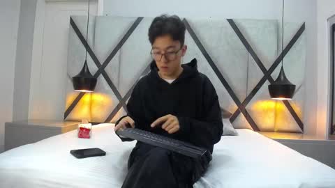 Snapshot of austinreeds chatting on 10.09.25 austinreeds online show from 10.09.25