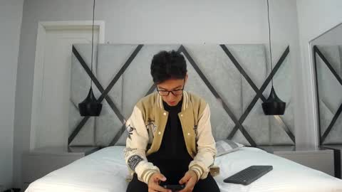 Snapshot of austinreeds chatting on 10.15.25 austinreeds online show from 10.15.25