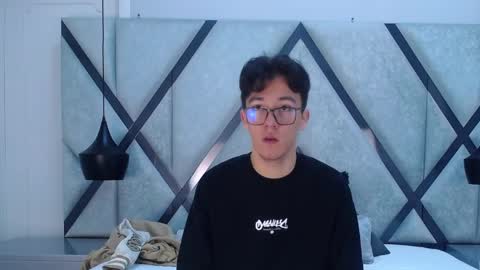 Snapshot of austinreeds chatting on 10.16.25 austinreeds online show from 10.16.25