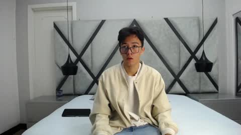 Snapshot of austinreeds chatting on 10.19.25 austinreeds online show from 10.19.25