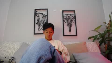 Snapshot of austinreeds chatting on 10.25.25 austinreeds online show from 10.25.25