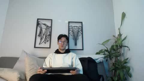 Snapshot of austinreeds chatting on 10.27.25 austinreeds online show from 10.27.25