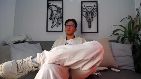 Snapshot of austinreeds chatting on 11.11.25 austinreeds online show from 11.11.25