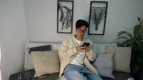 Snapshot of austinreeds chatting on 11.16.25 austinreeds online show from 11.16.25