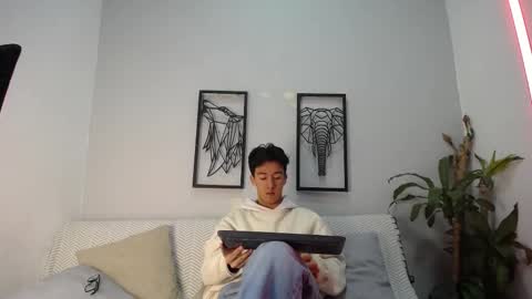 Snapshot of austinreeds chatting on 11.21.25 austinreeds online show from 11.21.25