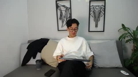 Snapshot of austinreeds chatting on 11.27.25 austinreeds online show from 11.27.25