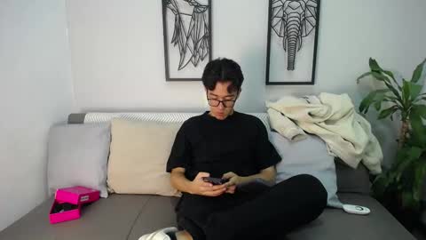 Snapshot of austinreeds chatting on 11.28.25 austinreeds online show from 11.28.25