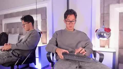 Snapshot of austinreeds chatting on 02.27.26 austinreeds online show from 02.27.26