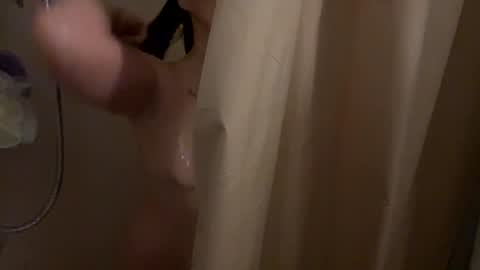 Snapshot of autumn563 chatting on 12.29.24 Autumn online show from 12.29.24