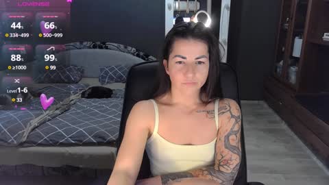 Ava online show from 12.04.24