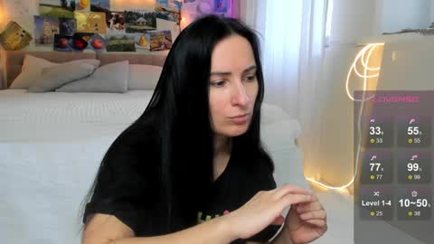 Snapshot of ava_athena chatting on 05.12.26 Ava online show from 05.12.26