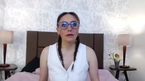 Ava  online show from 12.03.25