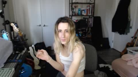 Snapshot of ava_reinhart_999 chatting on 04.10.26 Ava online show from 04.10.26