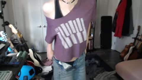Snapshot of ava_reinhart_999 chatting on 04.30.26 Ava online show from 04.30.26