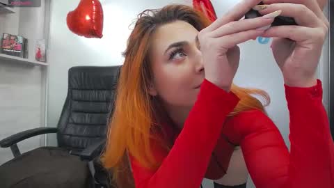 Snapshot of avablue_ chatting on 02.13.26 online show from 02.13.26