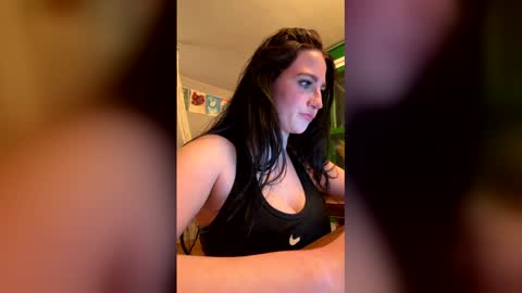 Snapshot of avallanchee chatting on 04.29.26 avallanchee online show from 04.29.26