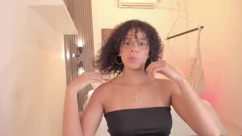 Snapshot of avalon_badger chatting on 11.11.25 Avalon online show from 11.11.25