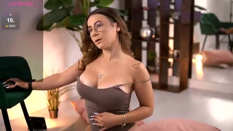 Snapshot of avareed chatting on 09.11.25 AvaReed online show from 09.11.25