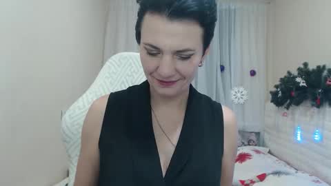 Snapshot of avasaturnian chatting on 12.02.25 avasaturnian online show from 12.02.25