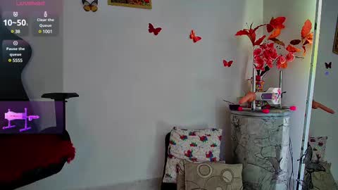 Snapshot of avatomas chatting on 02.13.25 Ava Tomas online show from 02.13.25