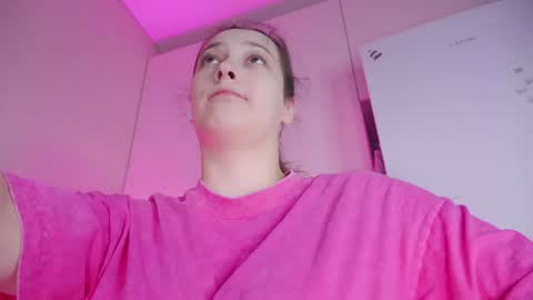 Snapshot of aveksmr chatting on 11.11.25 Kate online show from 11.11.25