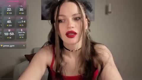 Snapshot of avelinehowo_uwu chatting on 06.12.26 Aveline online show from 06.12.26