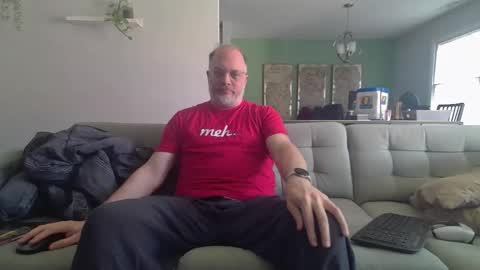 Snapshot of averagegreg chatting on 04.06.26 Greg online show from 04.06.26