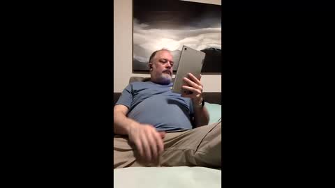 Snapshot of averagegreg chatting on 04.19.26 Greg online show from 04.19.26