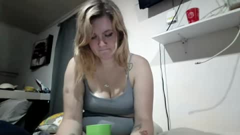 Snapshot of avery_doll21 chatting on 06.18.26 Avery Doll online show from 06.18.26