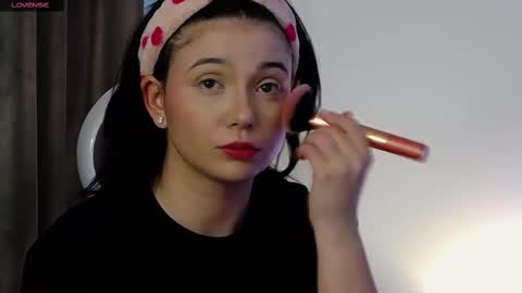 Snapshot of averywillow chatting on 03.12.25 AveryWillow online show from 03.12.25