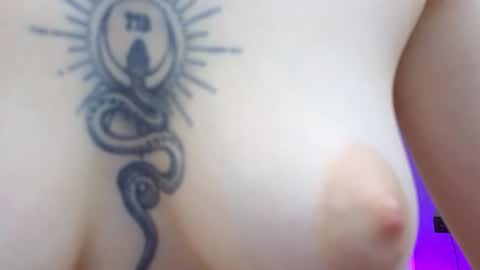 Snapshot of avgustina_love chatting on 01.24.25 avgustina_love online show from 01.24.25