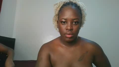 avian_babe1 online show from 07.25.26