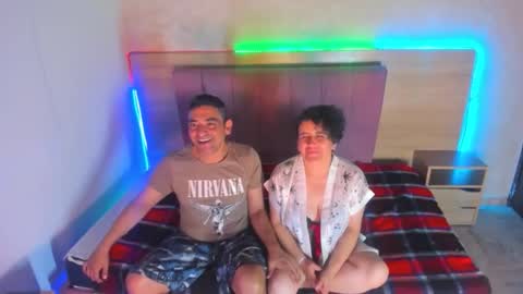 Snapshot of avictoria_and_andrescm chatting on 11.12.25 avictoria_and_andrescm online show from 11.12.25