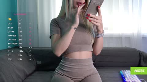 Snapshot of avr0ria chatting on 12.21.24 avr0ria online show from 12.21.24