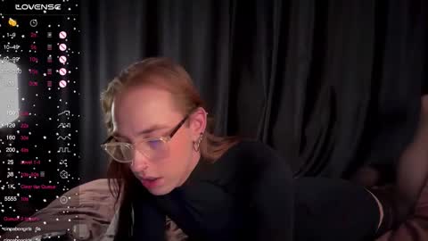 Snapshot of avril_pearly_ chatting on 10.26.25 avril_pearly_ online show from 10.26.25