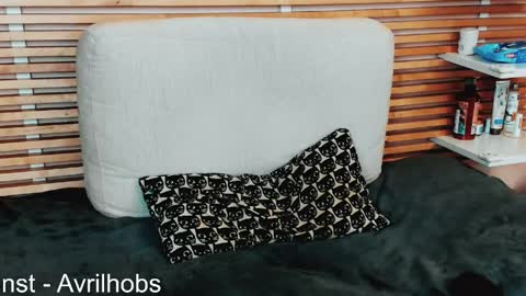 Avril online show from 04.11.26