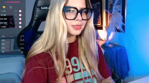 Snapshot of avrill_morgan chatting on 12.04.24 Avrill Morgan online show from 12.04.24