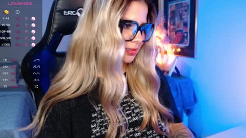 Snapshot of avrill_morgan chatting on 01.09.25 Avrill Morgan online show from 01.09.25