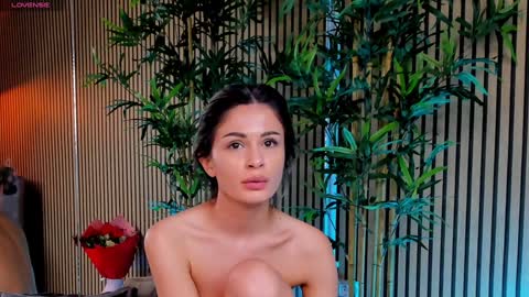 Snapshot of avrillcyrux chatting on 01.20.25 AVRILL CYRUX online show from 01.20.25