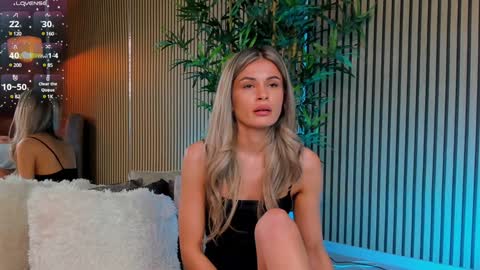 Snapshot of avrillcyrux chatting on 02.04.25 AVRILL CYRUX online show from 02.04.25