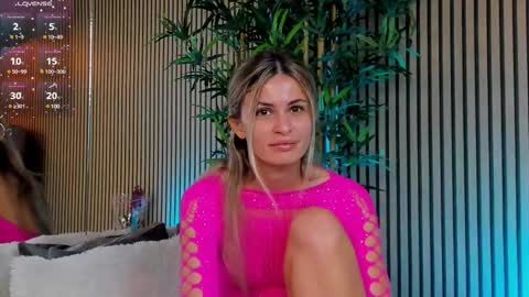 Snapshot of avrillcyrux chatting on 03.06.25 AVRILL CYRUX online show from 03.06.25