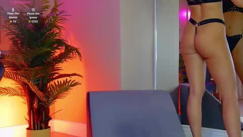 Snapshot of avrillcyrux chatting on 11.05.25 AVRILL CYRUX online show from 11.05.25