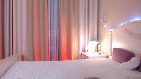 Avrora Inst online show from 02.06.26