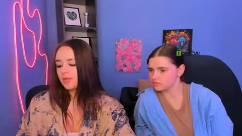 Snapshot of awesomeemma_ chatting on 05.05.26 awesomeemma_ online show from 05.05.26