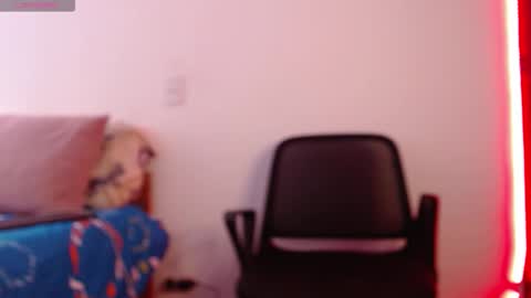 axel davis  online show from 10.10.25