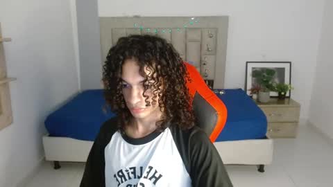 Axel online show from 12.18.25