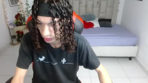 Axel online show from 05.11.26