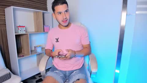 axel_grey_ online show from 09.13.25